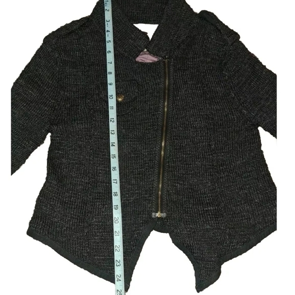 Free People We The People Cropped Grey Black Sweater Jacket Size Small B22#18 - Picture 10 of 11